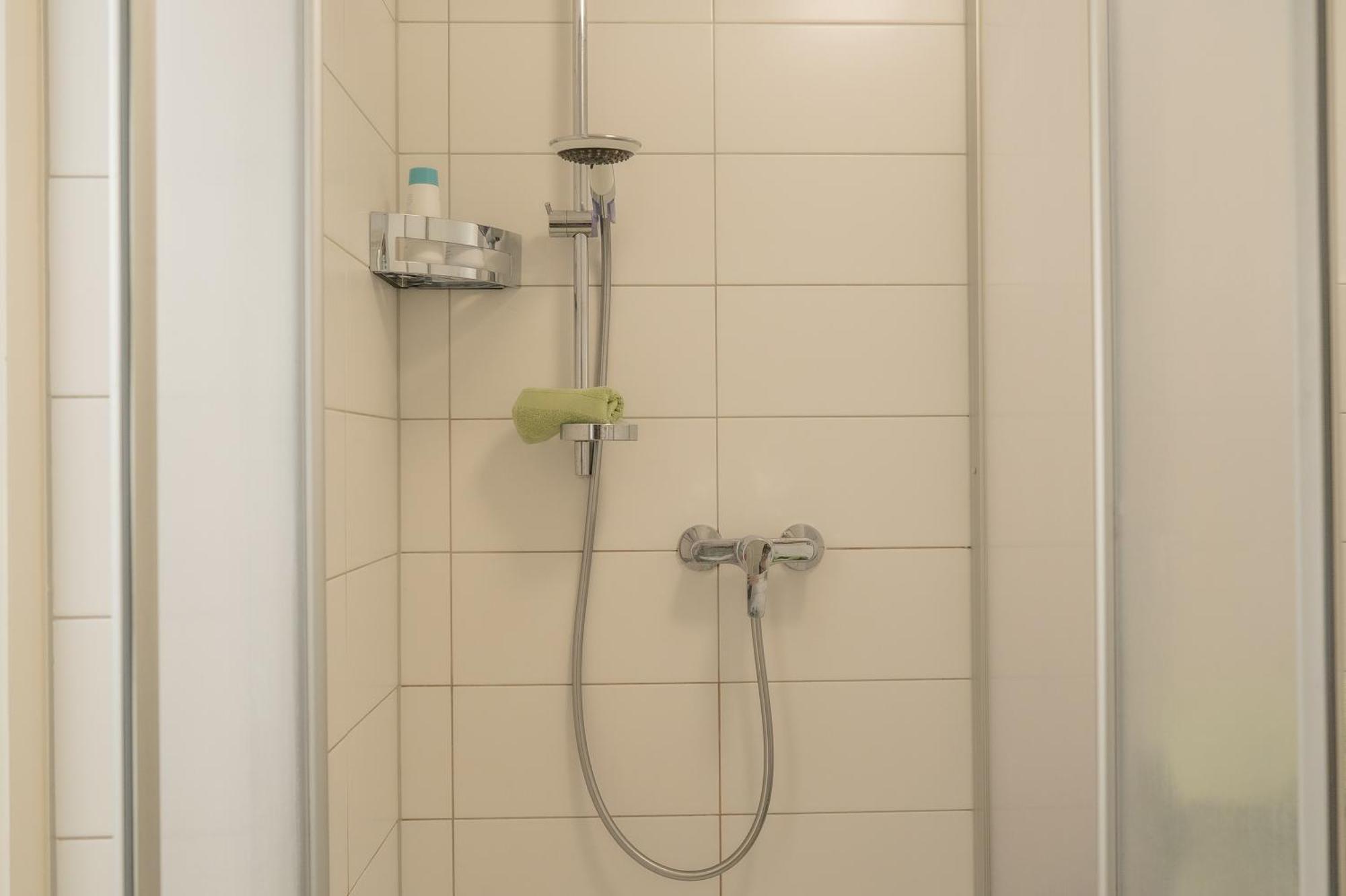 Einzigartiges Scandi Apartment - Innenstadt Mit Parkplatz, Balkon & Wlan - Perfekt Fuer Radfahrer Riedlingen Bagian luar foto